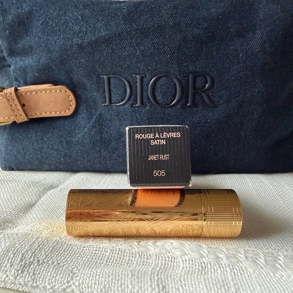Gucci Rouge à Lèvres Satin Lipstick - Red ( Janet Rust) - Picture 2 of 2